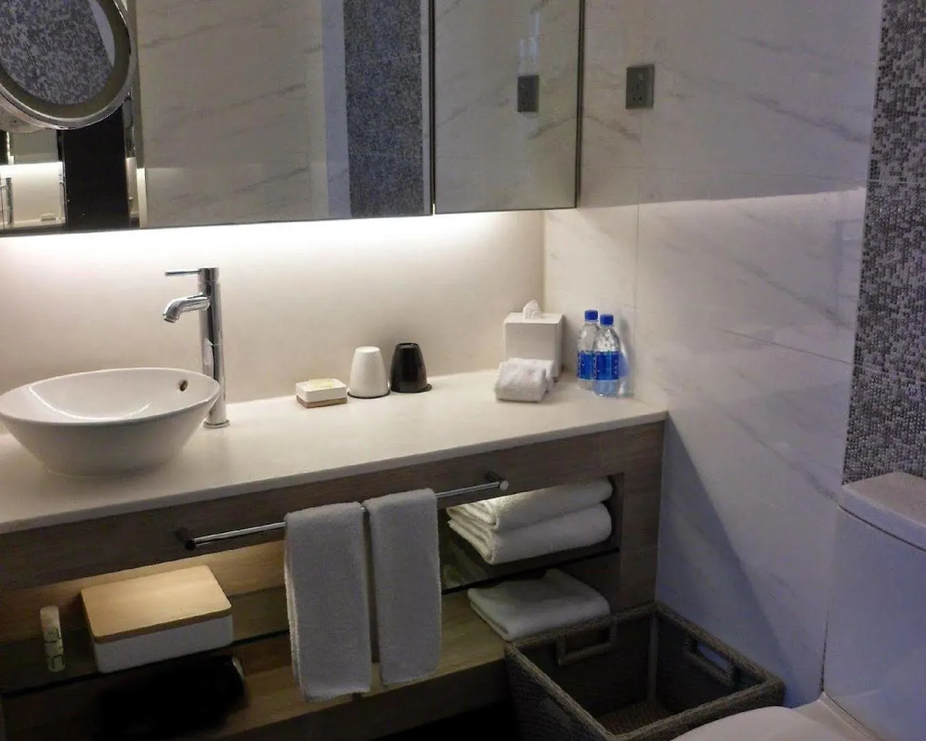 **** Отель Lodgewood By Nina Hospitality Mong Kok Гонконг Китай